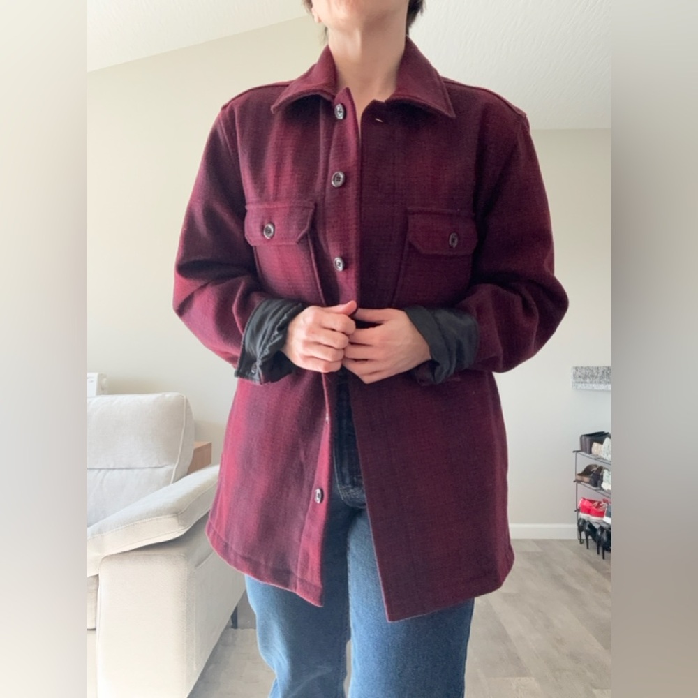 Vintage Y2K GAP Men's Maroon Red 100% Wool, Insulated Shacket - Size S